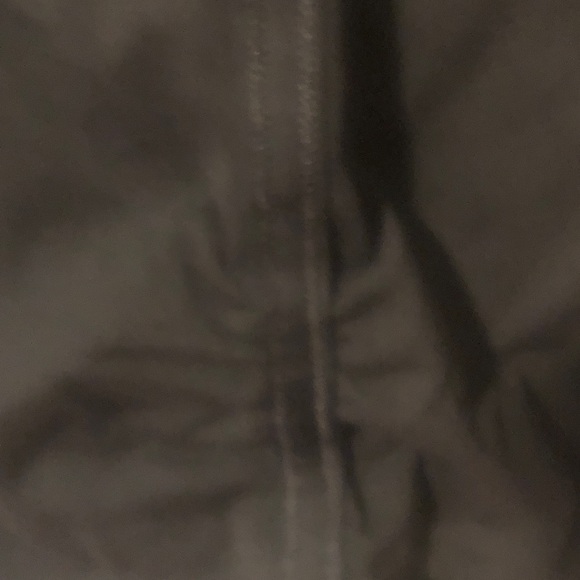 LULULEMON - EUC Shelf Bra Tank (12) - Picture 6 of 10